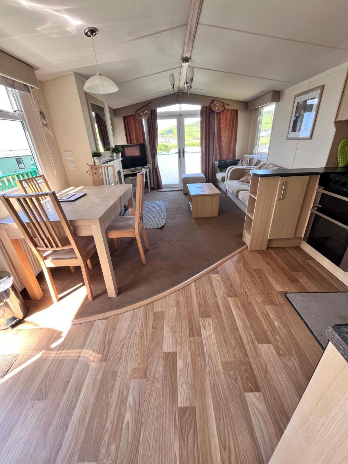 Van Number 123 Beautiful Caravan Sleeps 4 Aberystwyth Kültér fotó