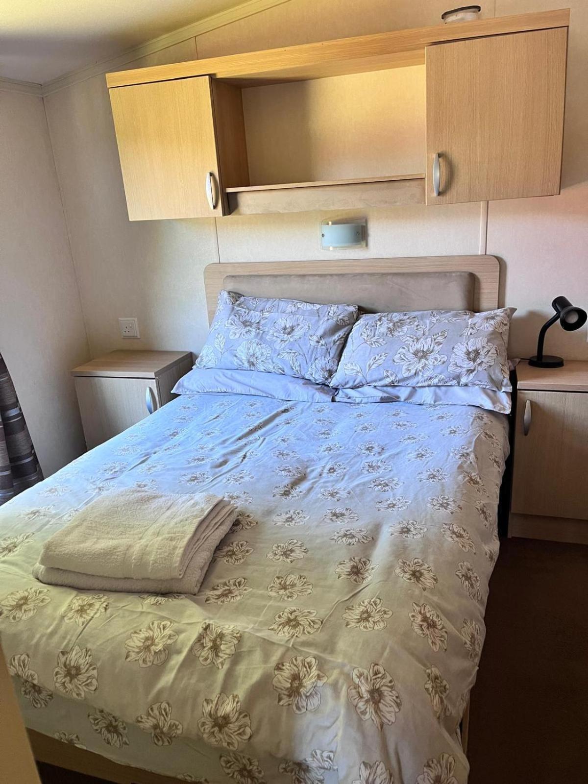 Van Number 123 Beautiful Caravan Sleeps 4 Aberystwyth Kültér fotó